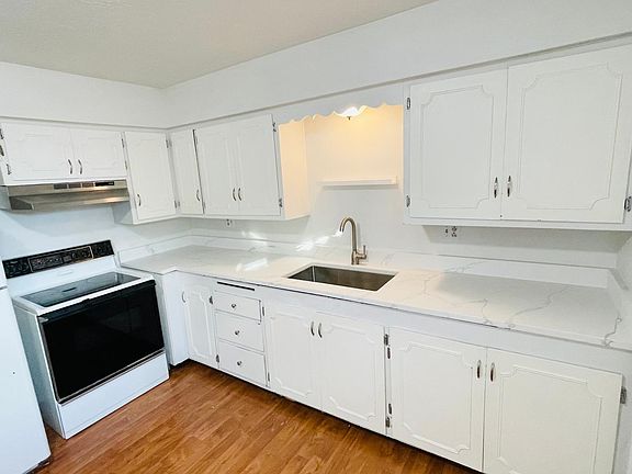 2nd image of 664 E Crystal Ave