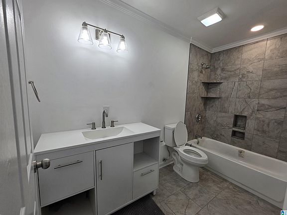5th image of 1823 A St