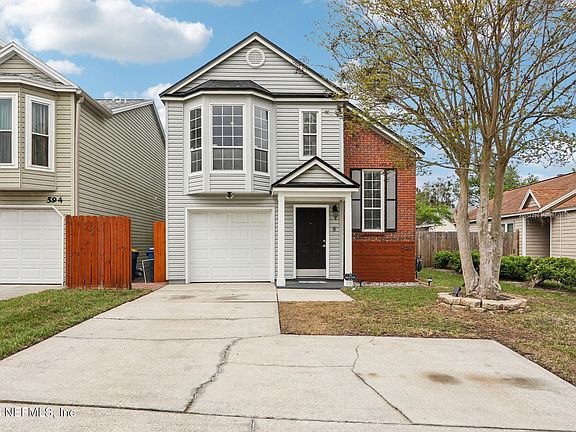 5th image of 598 STAFFORDSHIRE Drive E