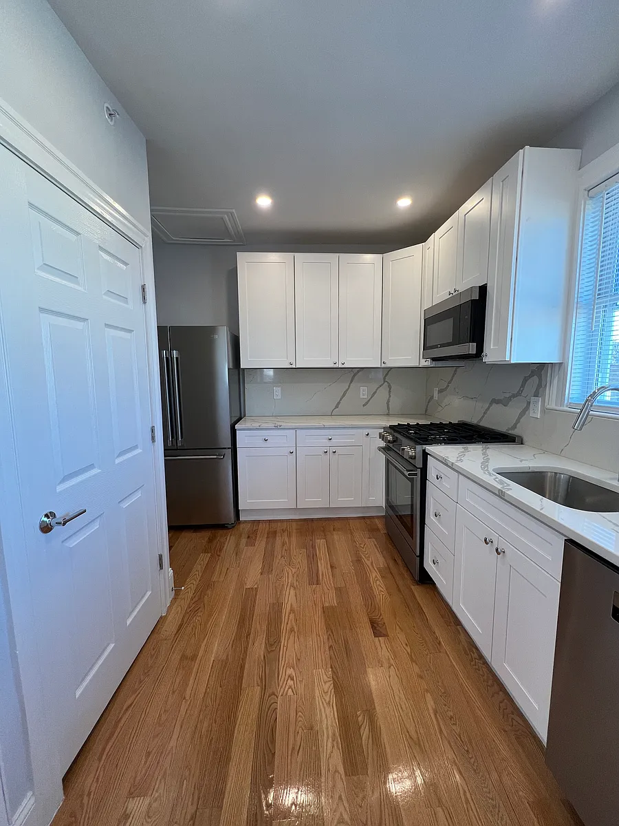 Building Photo - 75 Winchester St #3L