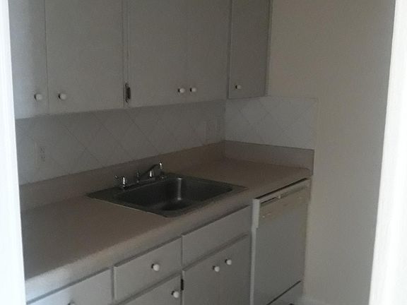 4th image of 22234 Edgewater Dr Unit 208