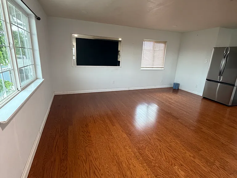1441 Michigan Ave #2 — Photo 7