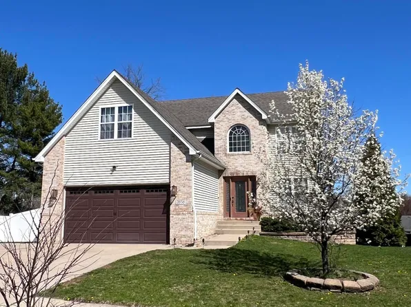 2656 Calaveras Dr, Valparaiso, IN 46385