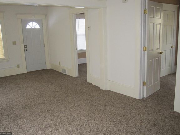 4th image of 684 Hawthorne Ave E #1