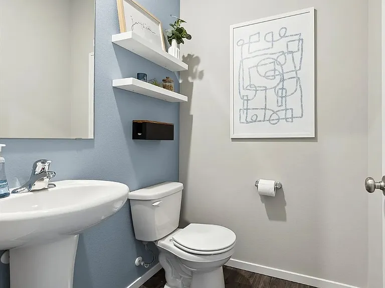Builders inspiration images, 1st floor bathroom.