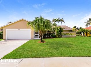 1944 Primrose Ln, Wellington, FL 33414