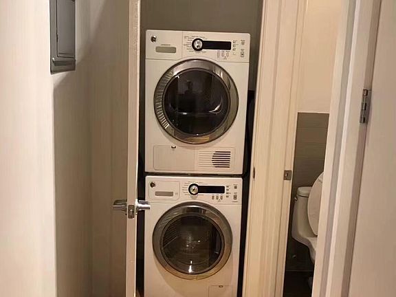 3rd image of 14021 32nd Ave APT 6EN