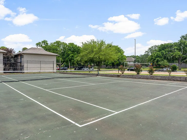 Deerfield Estates - First Months Rent FREE *Select Units Only* — Photo 58