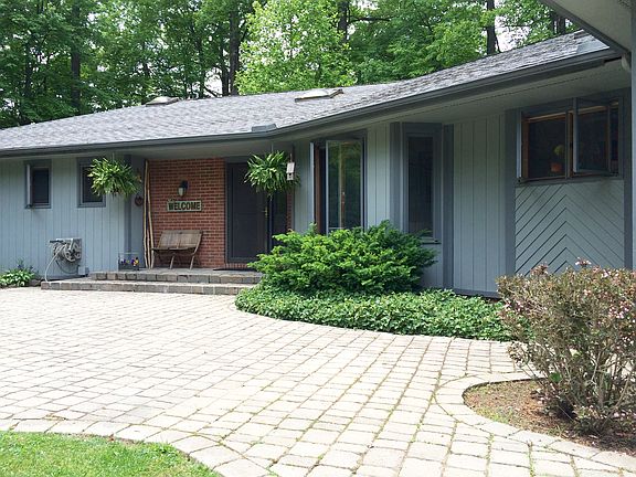 2nd image of 8820 Beechwood Dr