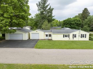 522 McKinley St, Belding, MI 48809