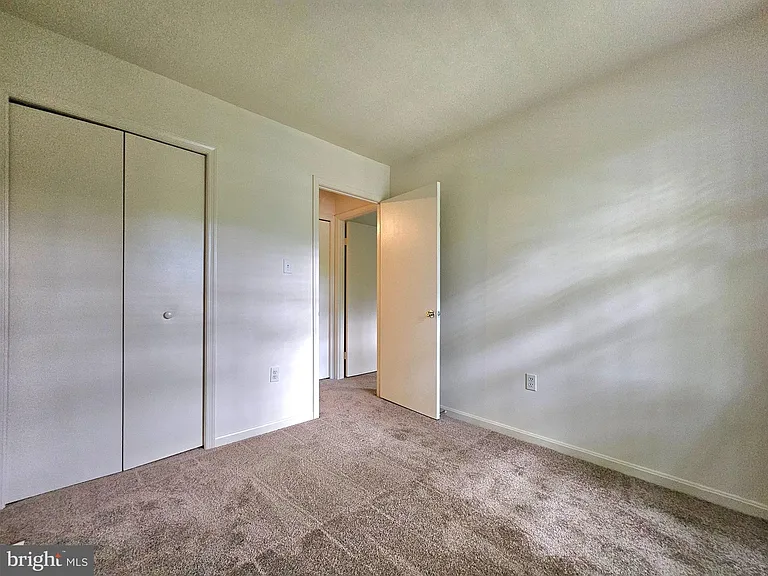 4802 Treasure Ct — Photo 25