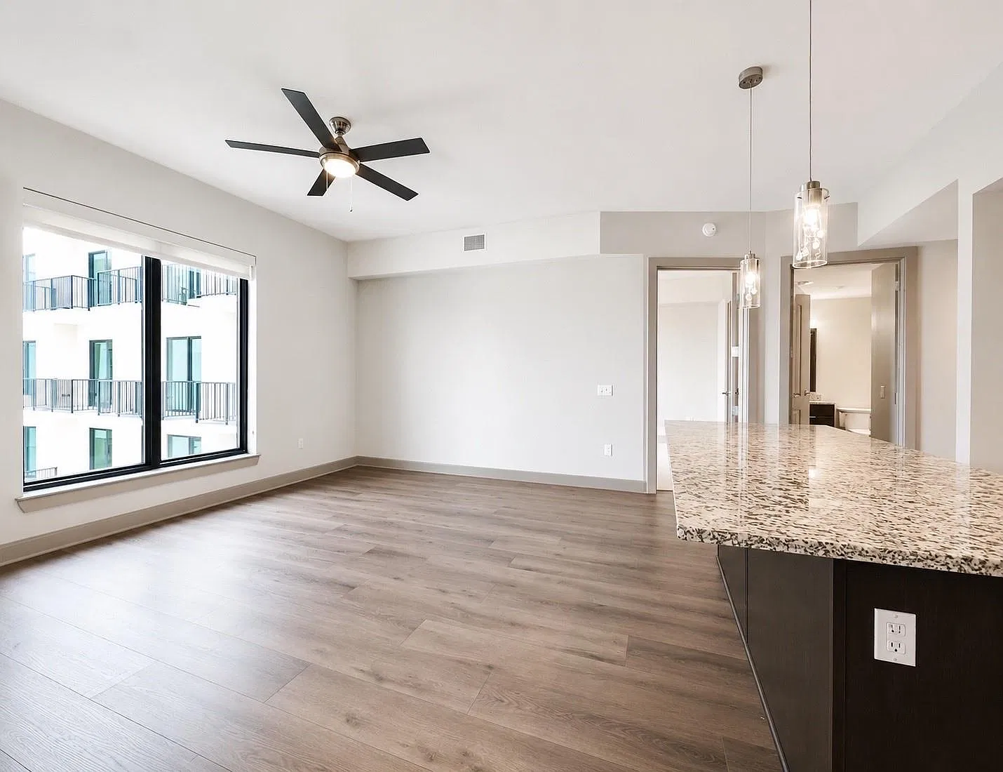 2 bed, 2.0 bath, 1131 sqft, $3,460 — Photo 2