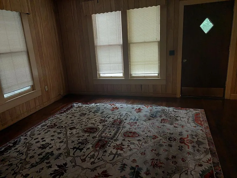102 E Mayer St — Photo 10