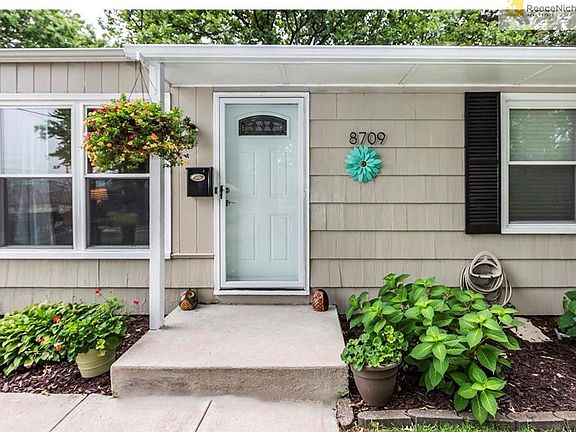 3rd image of 8709 Larsen St