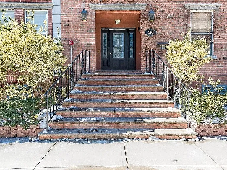 510 Monroe St #202 — Photo 9
