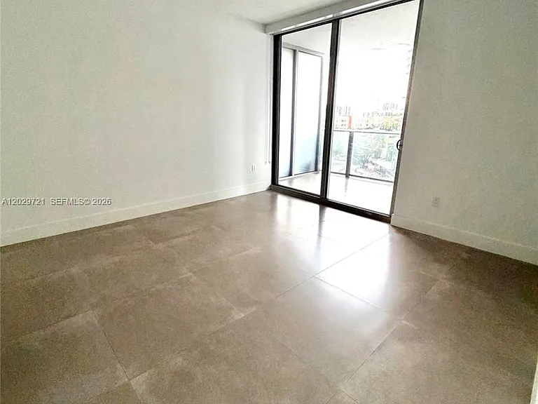 488 NE 18th St #705 — Photo 12