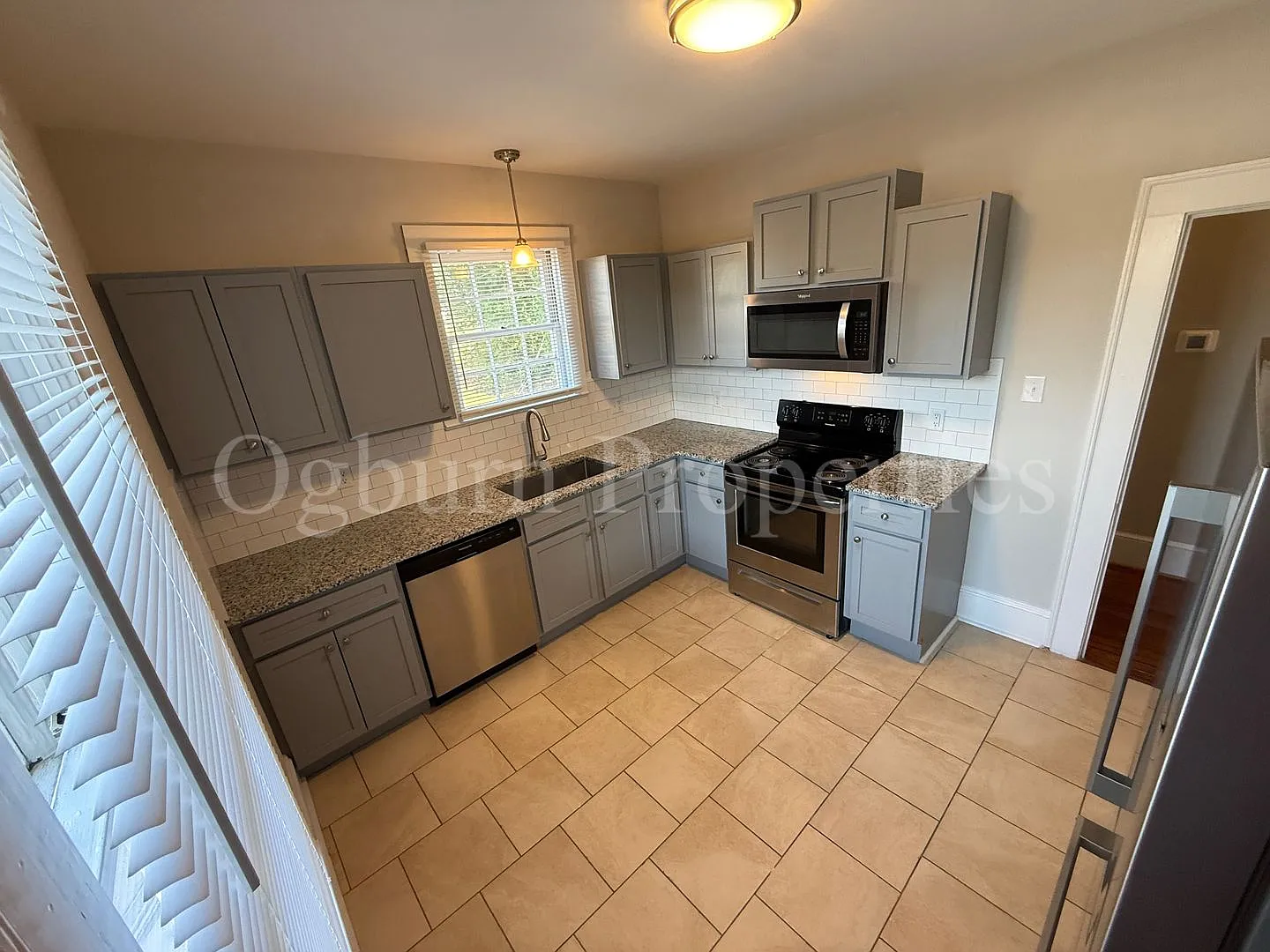 301002- - 496 West End Blvd — Photo 4