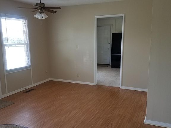5th image of 566 Seneca Dr