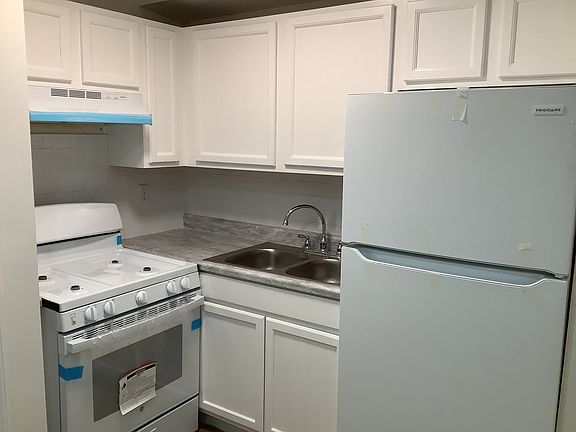 5th image of 8 Roosevelt Ave #2