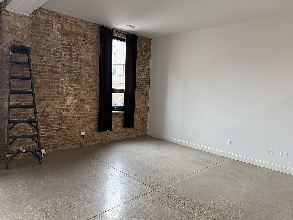 1st image of 1659 W Ogden Ave #2B