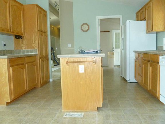 5th image of 28 Faulkner Ct #28