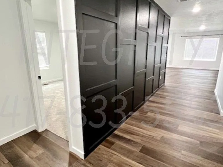 800 Hoffman Hills Blvd — Photo 2