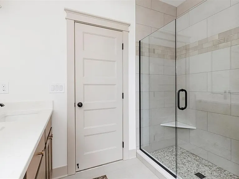 1410 NW Linda Ln — Photo 16