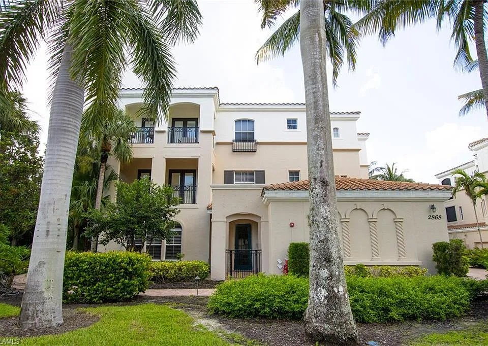 2868 Tiburon Blvd E #102