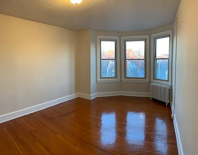 3 bed, 1.5 bath, 1230 sqft, $2,450 — Photo 2