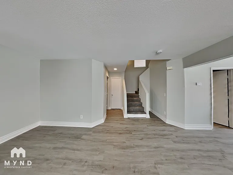 6271 Stone Hollow Ave — Photo 13