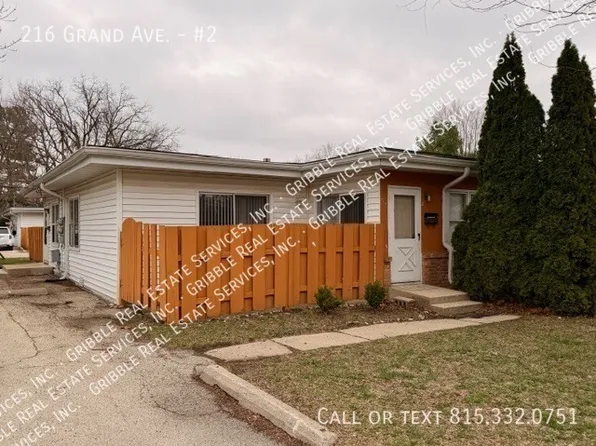 216 Grand Ave #2, Loves Park, IL 61111