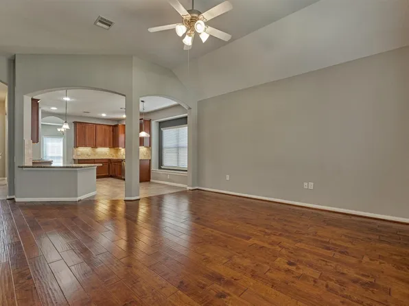 10022 Elkwood Glen Ln, Tomball, TX 77375