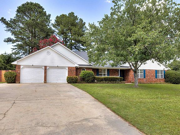 2nd image of 3005 Hermitage Dr