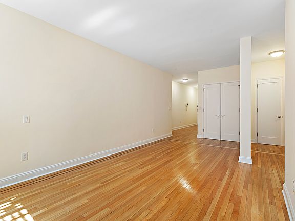 4th image of 310 E 75th St #2BB