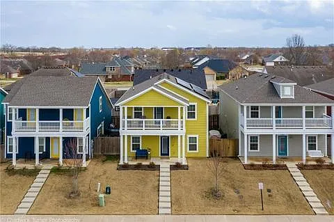 3807 Peachwood Dr — Photo 2
