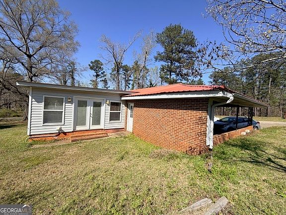 3rd image of 226 Lake Laurel Rd NE