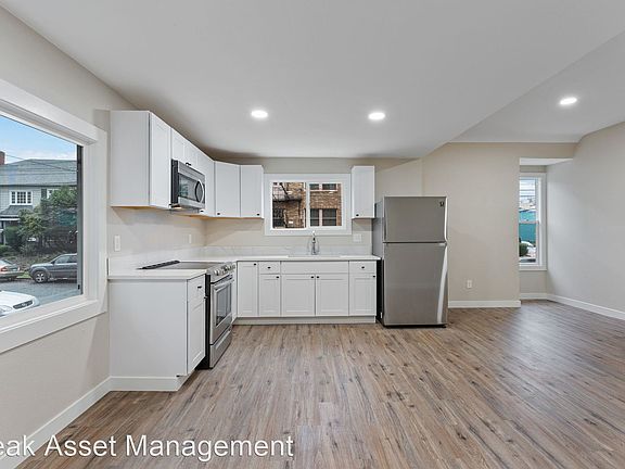 4th image of 1804 NE 14th Ave #1