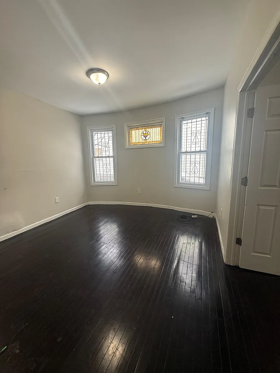 Building Photo - 887 S 18th St #1F