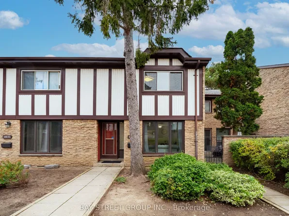 100 Burrows Hall Blvd #49, Toronto, ON M1B 1M7