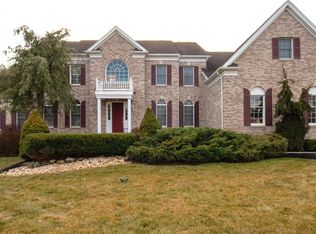 22 Grant Dr, Cream Ridge, NJ 08514