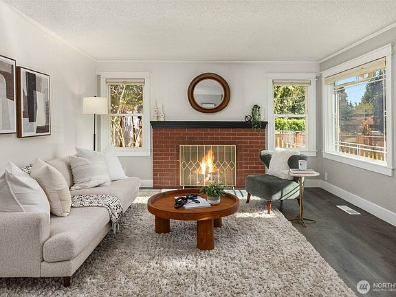3rd image of 12744 Phinney Avenue N