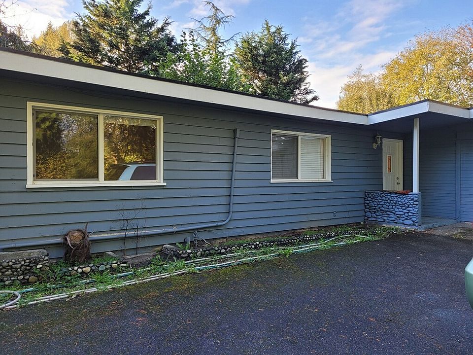 1st image of 1010 99th Ave SE #B