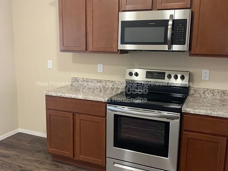 4401 Gallatine Ave — Photo 8