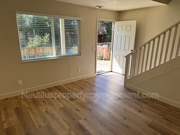 3rd image of 3387 Mission Dr