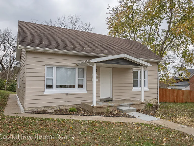 1120 E McCarty St — Photo 23