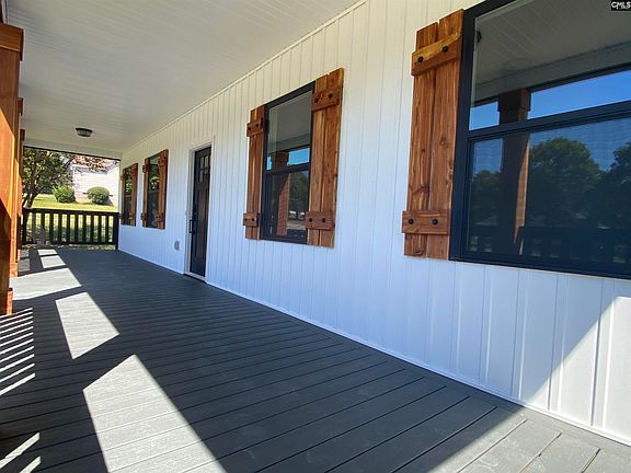 3rd image of 301 S Village Ln