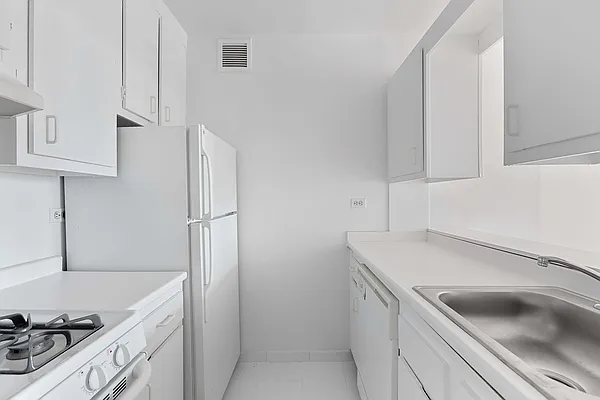 Rented by Byson Real Estate Company | media 18