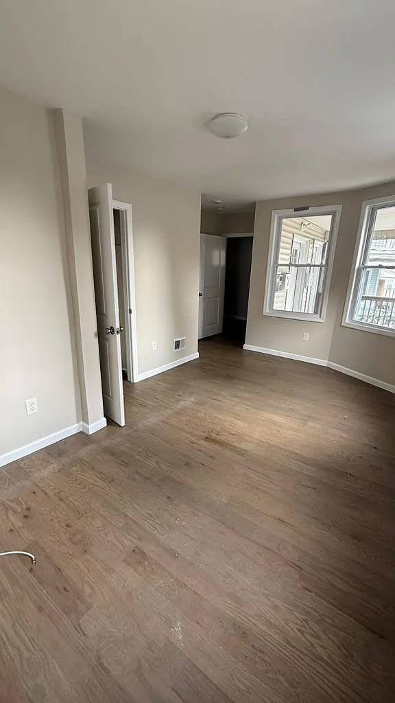 3 bed, $2,500 — Photo 2