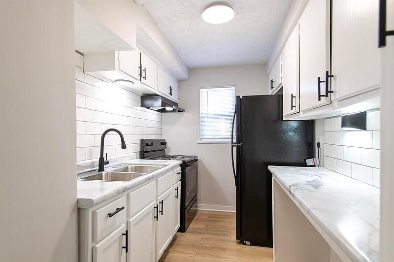 1st image of 801 N 48th St APT 1