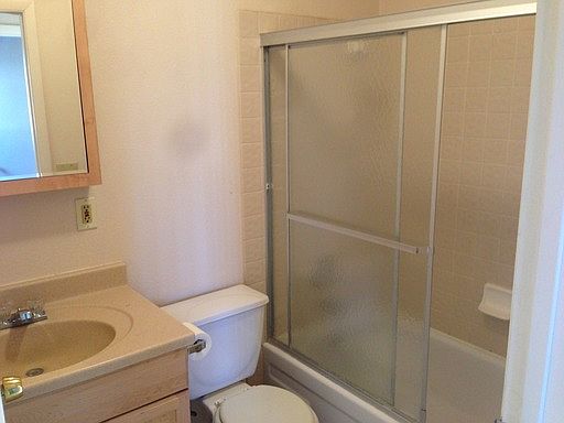 5th image of 1385 Elizabeth Ave Unit 4